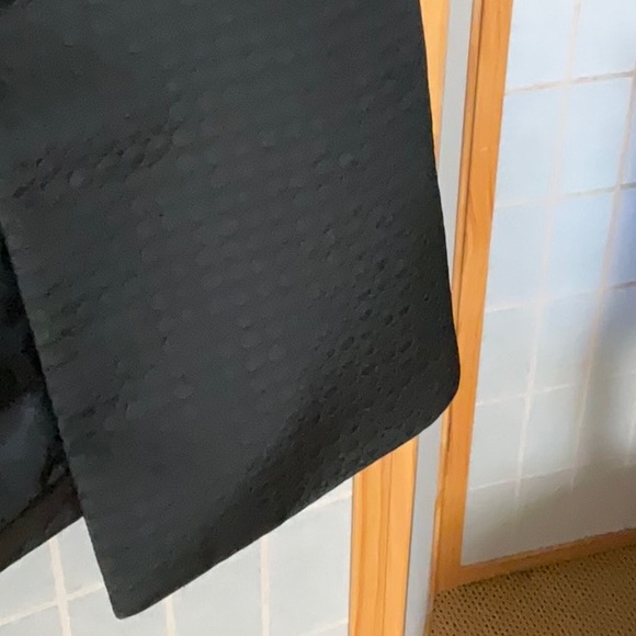 Black trench coat, single breasted, 3/4 length, quilted, fabric, subtle sheen - Picture 5 of 6